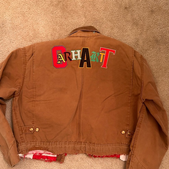 Vintage Cropped Carhartt Jacket with Patches on Front Side and Embroidered - Picture 12 of 12